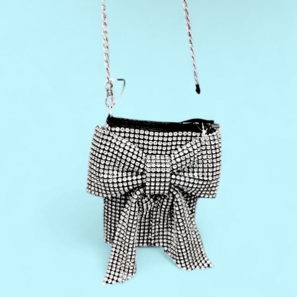 Violet Diamanté Bow
Crossbody Clutch Evening Bag~ Silver
Brand New - Picture 1 of 5